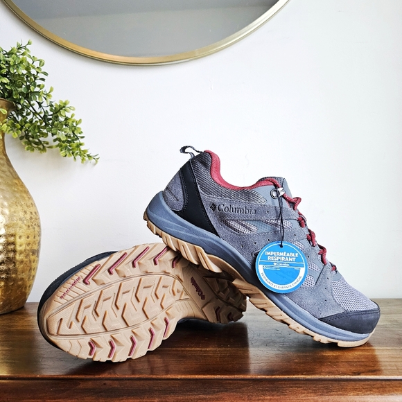 Columbia Redmond™ III Waterproof Genuine Leather Hiking Walking Women’s Shoe 9.5 - Picture 1 of 16